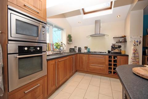 3 bedroom terraced house for sale, Victoria Street, Caernarfon, Gwynedd, LL55