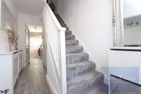 17 Agister Road, Chigwell, IG7 4NY