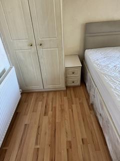 1 bedroom in a house share to rent, Cromer Road, Bury BL8