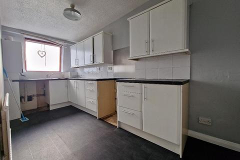 2 bedroom flat to rent, Southchurch Road, Southend on Sea, Essex, SS1 2PT