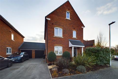 4 bedroom detached house for sale, Priors Gardens, Spencers Wood, Reading, Berkshire, RG7