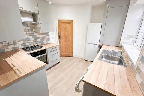 2 bedroom flat for sale, Childs Hill, London NW2