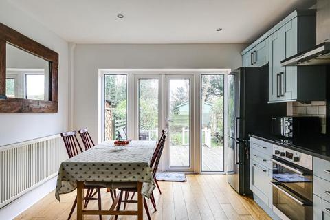 21 Warren Park, Warlingham, CR6 9LD
