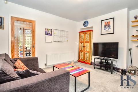76 Perryfields Crescent, Bromsgrove, B61 8ST