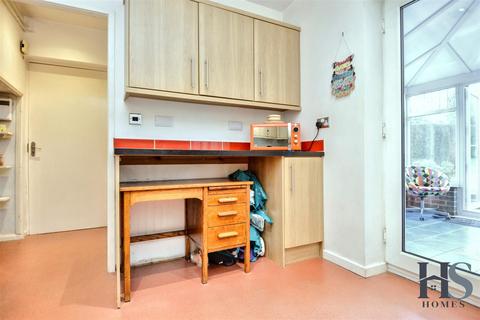 76 Perryfields Crescent, Bromsgrove, B61 8ST