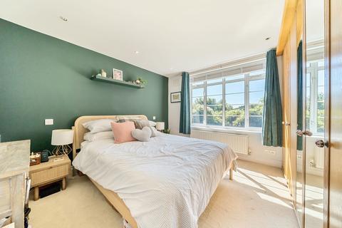 2 bedroom apartment for sale, Wat Tyler Road, London