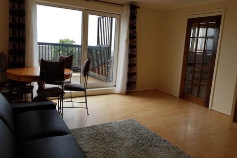 3 bedroom flat to rent, 14 Kinnaird Street, ,