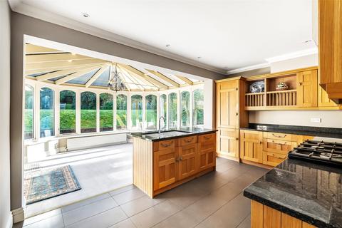 41 Deepdene Avenue, Dorking, RH5 4AA
