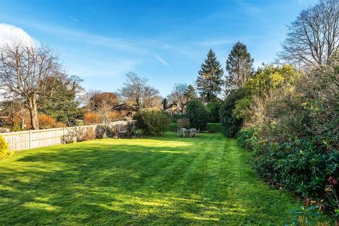 41 Deepdene Avenue, Dorking, RH5 4AA