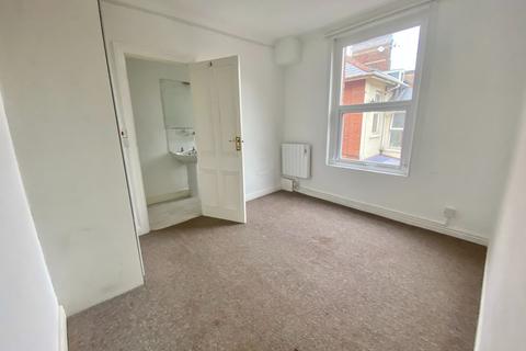 1 bedroom flat to rent, Walnut Road, Torquay