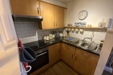 2 bedroom apartment to rent, Swain Street, Watchet, Somerset, TA23