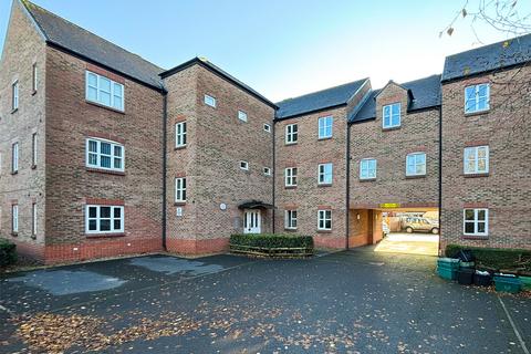 2 bedroom apartment to rent, Winters Field, Taunton, TA1