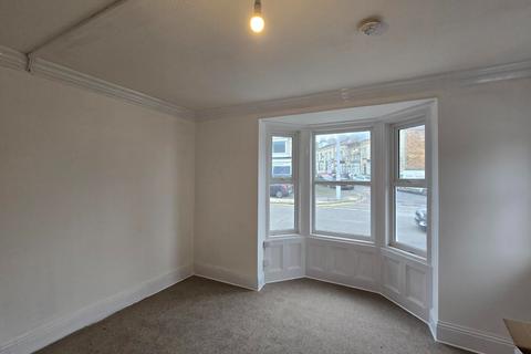 1 bedroom flat to rent, 28 Gladstone Road