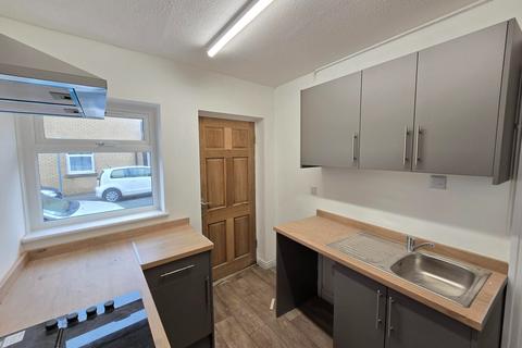 1 bedroom flat to rent, 28 Gladstone Road