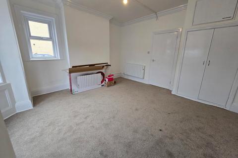 1 bedroom flat to rent, 28 Gladstone Road