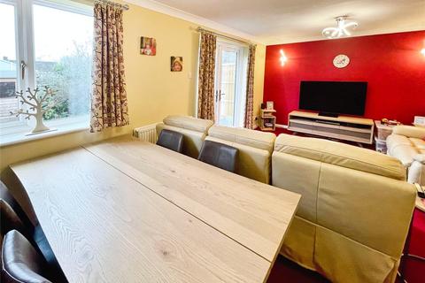 12 Brookfield, Thornwood, Epping, CM16 6NG