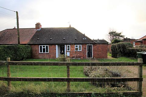 3 bedroom bungalow for sale, Back Lane, Reading RG7