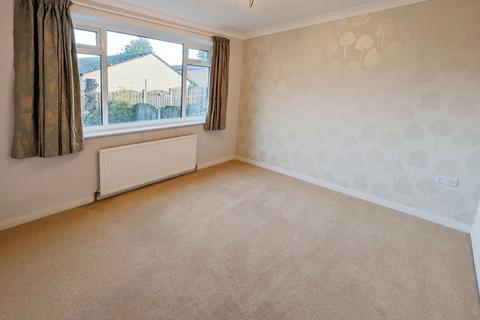 3 bedroom semi-detached house to rent, Cedar Way, Cleckheaton BD19