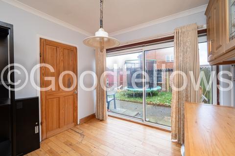 3 bedroom house to rent, Eastfields Road, Surrey CR4