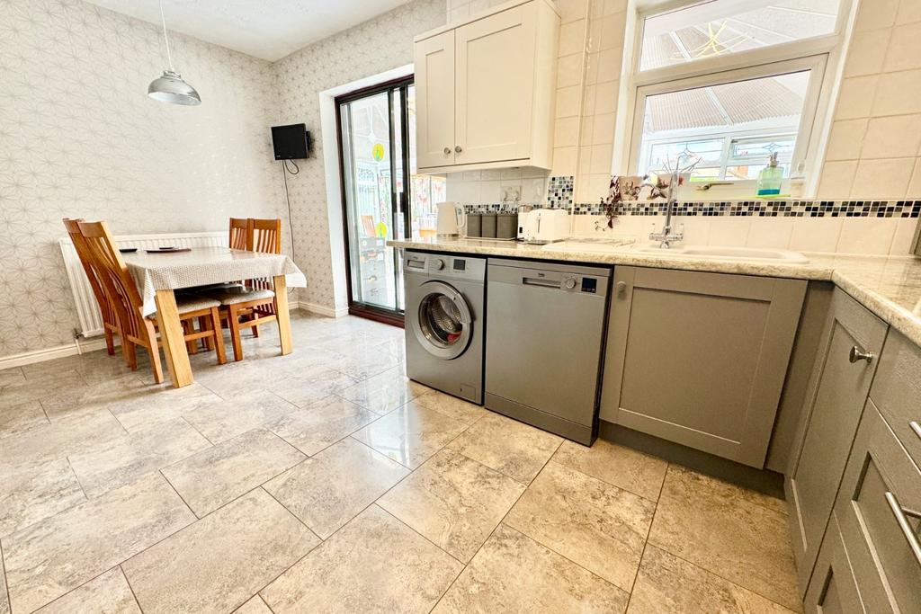 Kitchen/Dining Room