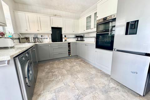 12 Beechcroft Avenue, Wistaston, Crewe, CW2 6SQ