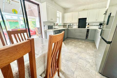 12 Beechcroft Avenue, Wistaston, Crewe, CW2 6SQ