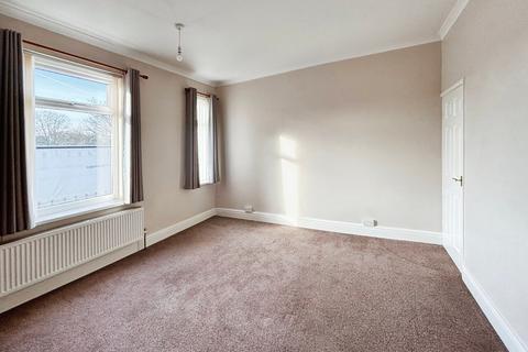 2 bedroom end of terrace house to rent, Kirkby Road, Pontefract WF9