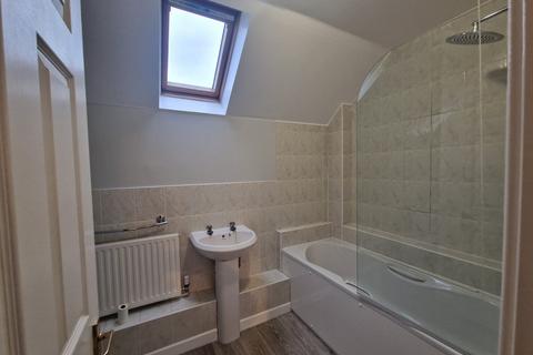 4 bedroom terraced house to rent, Adair Road, Southsea PO4