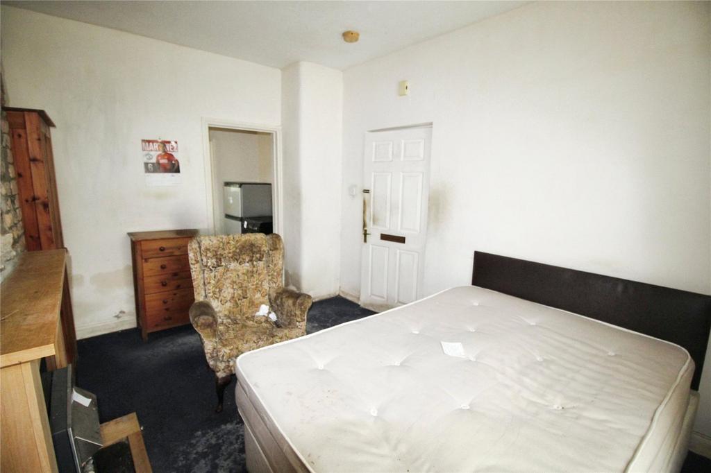 1 - Lounge/Bedroom