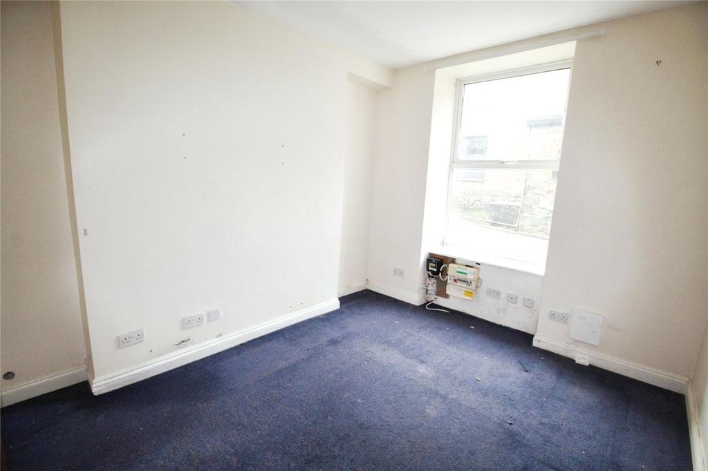 2 - Lounge/Bedroom