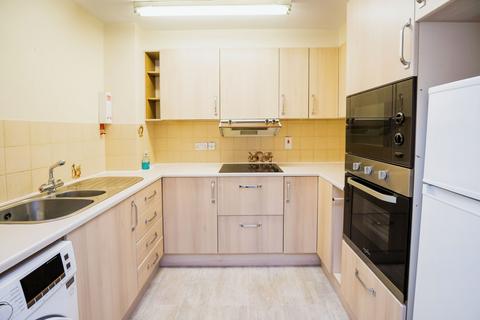 2 bedroom flat for sale, Regent Court, Oswestry SY11