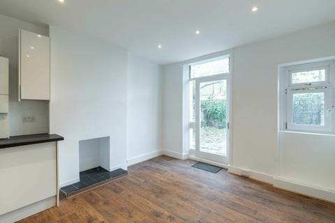 2 bedroom flat to rent, Anselm Road, Fulham, SW6