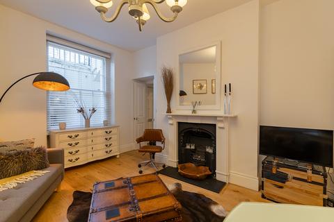 1 bedroom apartment to rent, St Georges Square, Pimlico, SW1V