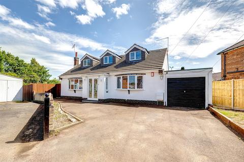 4 bedroom detached bungalow for sale, Kings Avenue, Loughborough