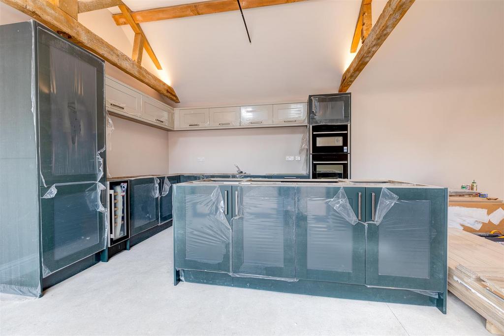 NG13 0 GL Mistletoe Barn-004.jpg