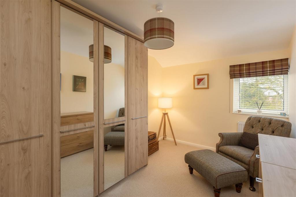 The Tofts Bedroom 2-2.jpg