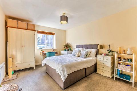 2 bedroom flat for sale, Hamlet Way, Stratford-Upon-Avon