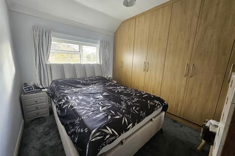 5 bedroom house to rent, Betham Road, Greenford