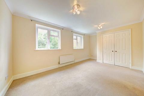 4 bedroom house to rent, Southridge Place, West Wimbledon