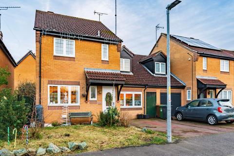 4 bedroom link detached house for sale, Hollybush Road, North Walsham