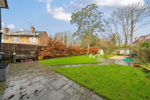 3 bedroom semi-detached house to rent, The Meadows, Biddenden