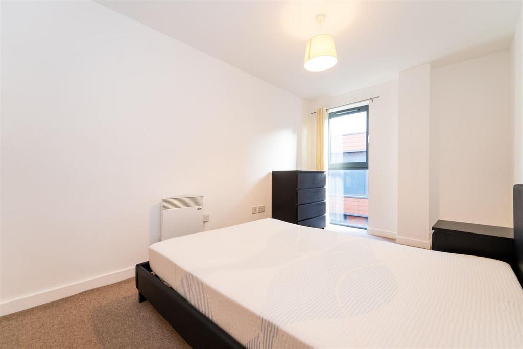 1st Bedroom (3).jpg