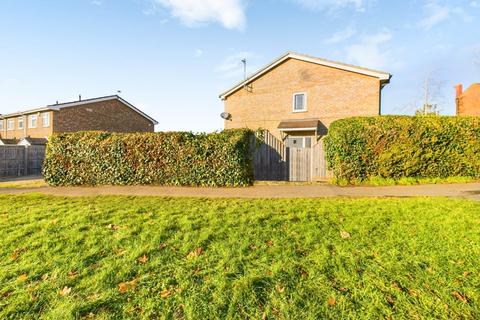 3 bedroom end of terrace house for sale, Elm Farm Road, Aylesbury HP21