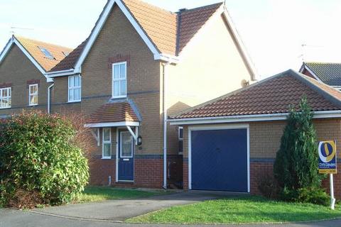 3 bedroom detached house to rent, Llanmead gardens, Rhoose, Vale of Glamorgan