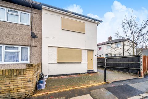 3 bedroom end of terrace house for sale, Pear Tree Close, Mitcham CR4