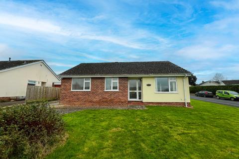 3 bedroom semi-detached house to rent, Bakers Close, Bishops Hull