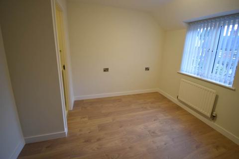 3 bedroom semi-detached house to rent, Jackson Avenue, Nantwich, Cheshire