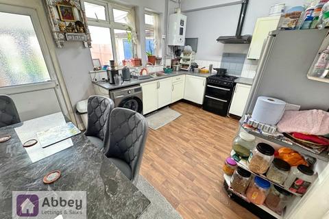 3 bedroom terraced house for sale, Greenwood Road, Leicester