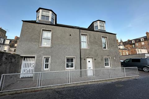 2 bedroom flat to rent, High Street, Perth PH1