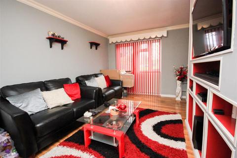 1 bedroom flat for sale, Nest Farm Crescent, Wellingborough NN8